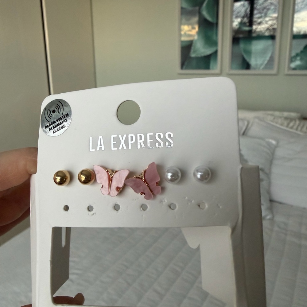 LA Express Pink Butterfly Earrings Set
